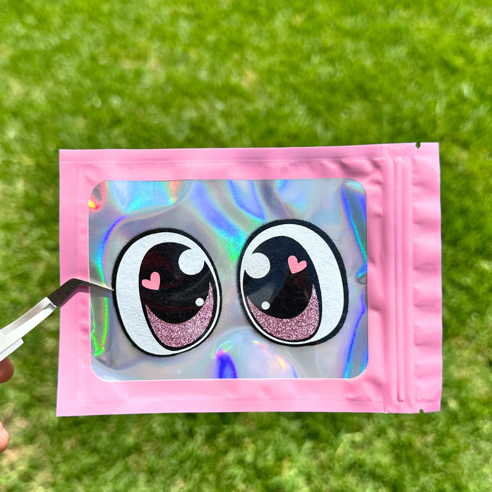 HEART GLITTER EYES